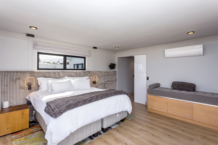 5 Bedroom Property for Sale in Bloubergstrand Western Cape